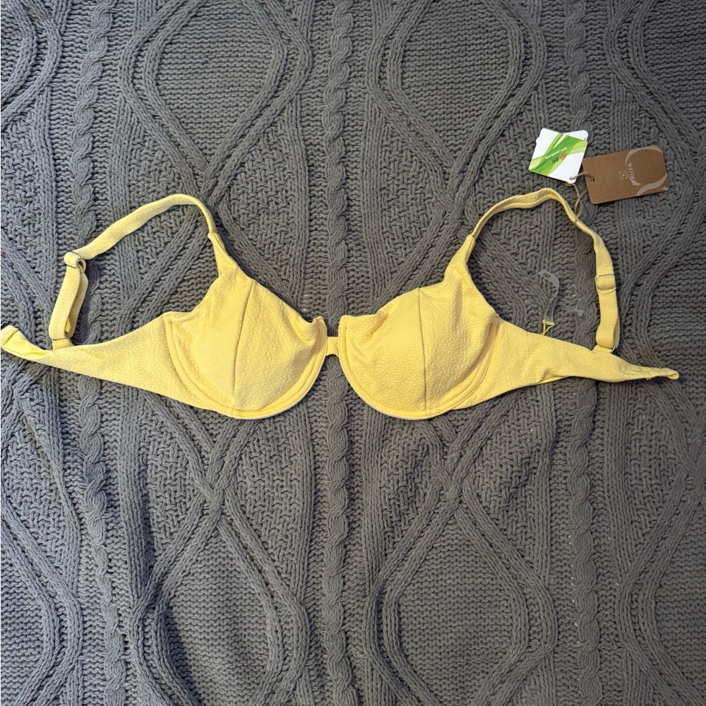 Vibrant Yellow Underwire Bikini with Adjustable Straps
